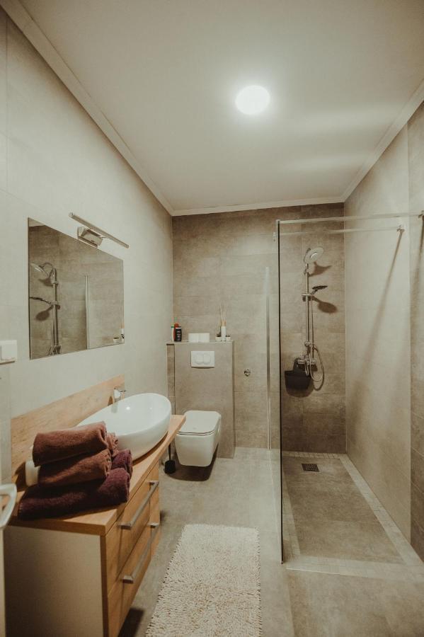 Apartman Lovric Ðakovo المظهر الخارجي الصورة