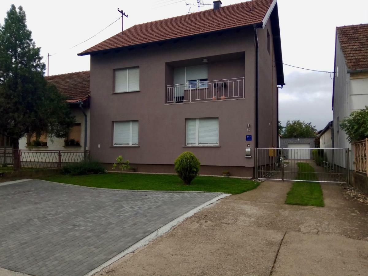 Apartman Lovric Ðakovo المظهر الخارجي الصورة